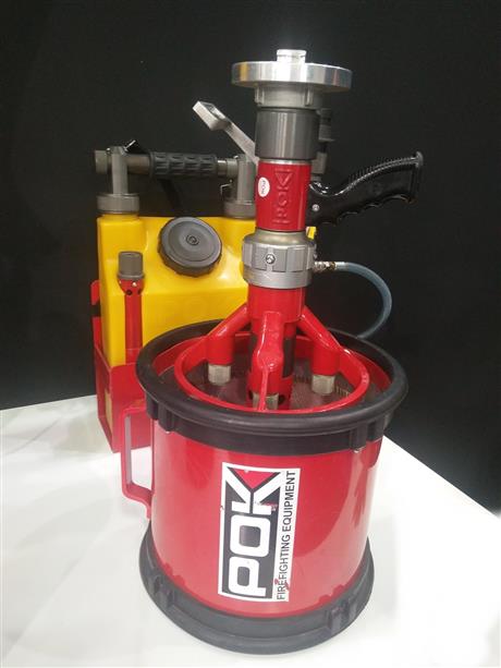 �б�����ĭ������